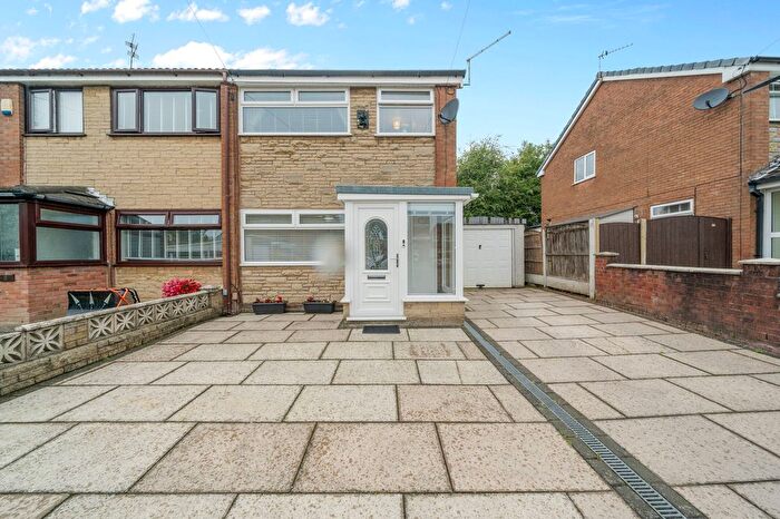 3 Bedroom Semi-Detached House For Sale In Dalton Grove, Ashton-In-Makerfield, WN4