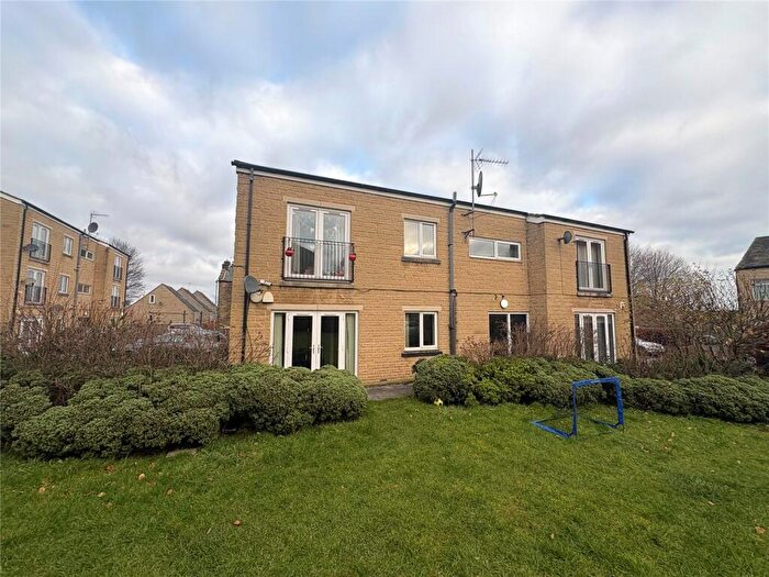 2 Bedroom Flat For Sale In Mount Terrace, Halifax, West Yorkshire, HX2