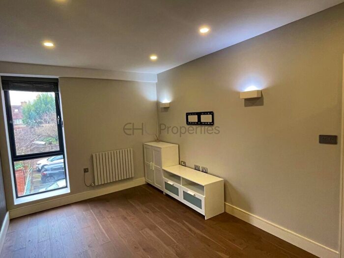 1 Bedroom Flat To Rent In Flat, A Broomfield Road, Chelmsford, CM1