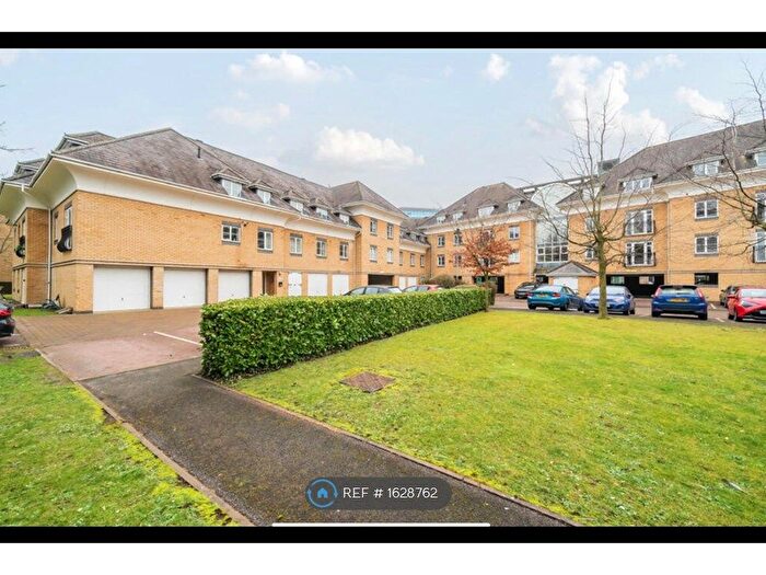 1 Bedroom Flat To Rent In Century Court, Woking, GU21