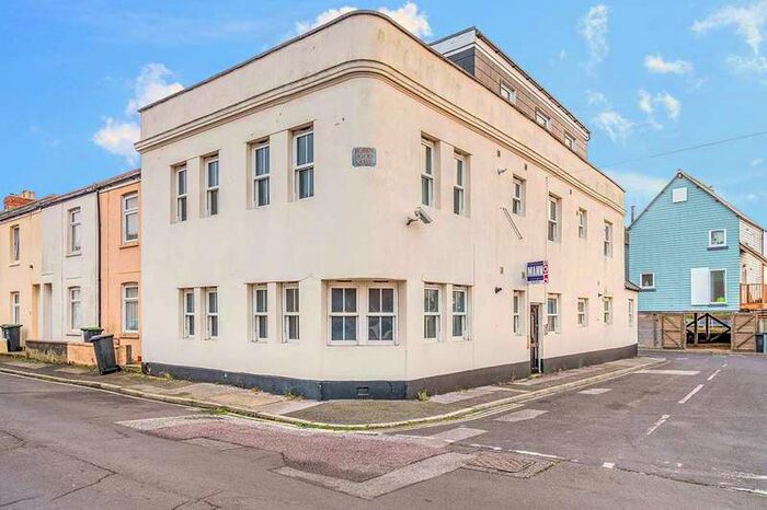 2 Bedroom Apartment To Rent In Old Road, Gosport, Hampshire, PO12