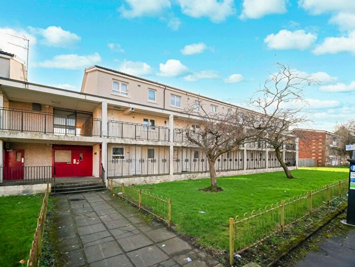 2 Bedroom Maisonette For Sale In Glen Street, Renfrewshire, Paisley, PA3