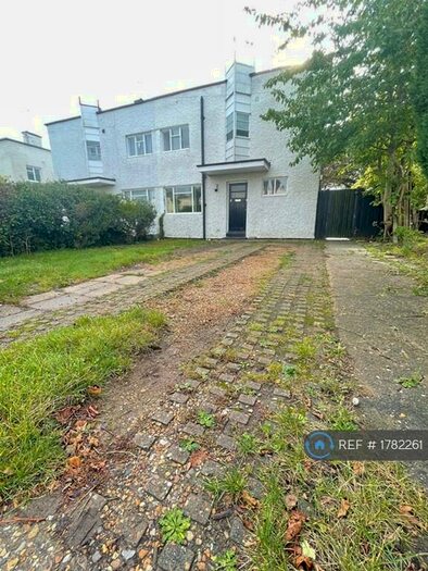 4 Bedroom Semi-Detached House To Rent In Silver Street, Silver End, Witham, CM8