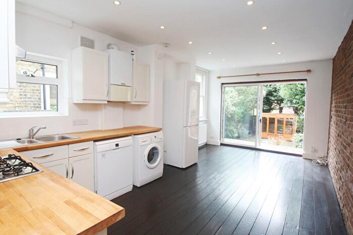 2 Bedroom Apartment To Rent In Burrows Road, Kensal Rise, NW10