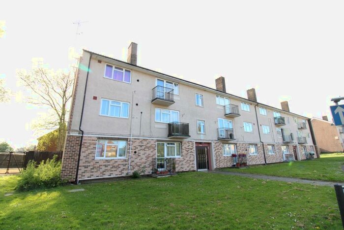 2 Bedroom Apartment To Rent In Tadworth, Surrey, KT20