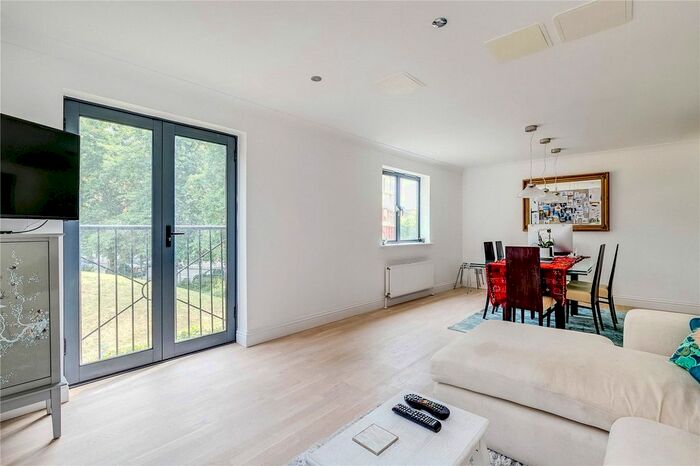 2 Bedroom Flat To Rent In Sherard Court, Manor Gardens, London, N7