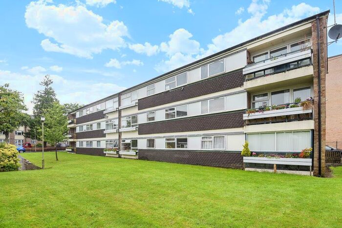 2 Bedroom Apartment To Rent In Latimer Grange, Headington, OX3
