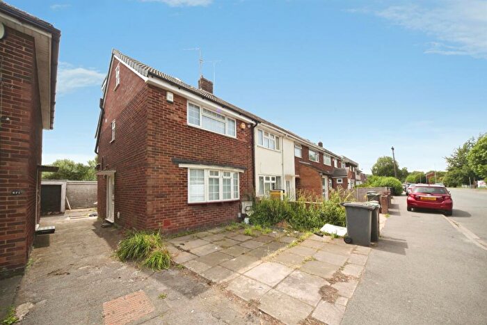 3 Bedroom End Of Terrace House For Sale In Dallow Road, Luton, LU1
