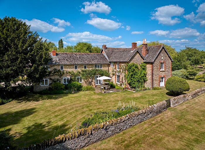 8 Bedroom Equestrian Property For Sale In Buckland Marsh, Faringdon, Oxfordshire, SN7