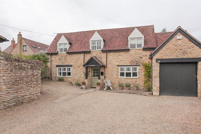 3 Bedroom Detached House To Rent In Crown Square, Wheatley, Oxford, OX33