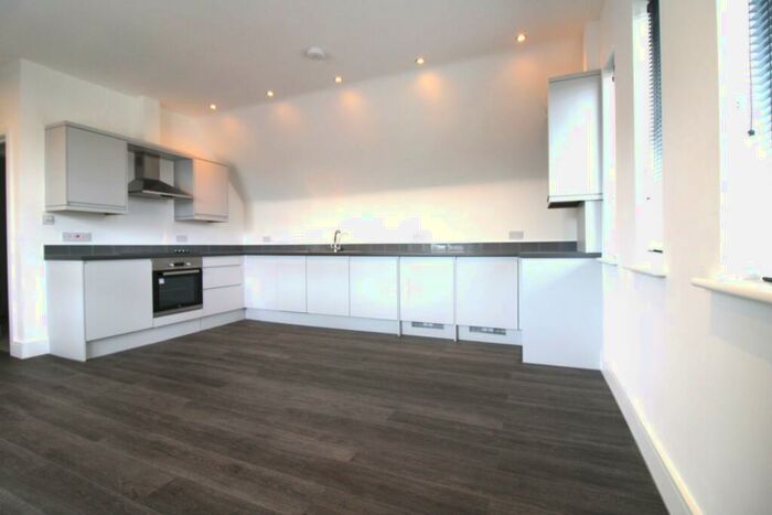 2 Bedroom Flat To Rent In Cheriton Gardens, Folkestone, CT20