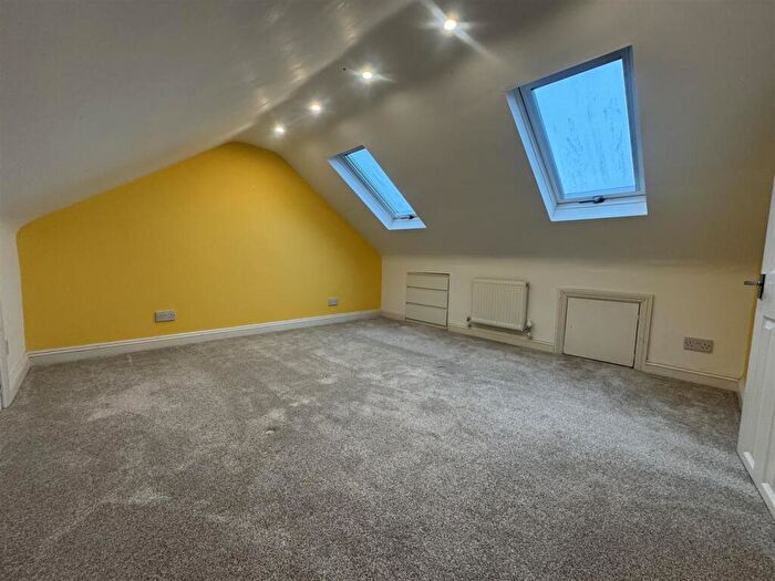 4 Bedroom Terraced House To Rent In De Barri Street, Rhydyfelin, CF37