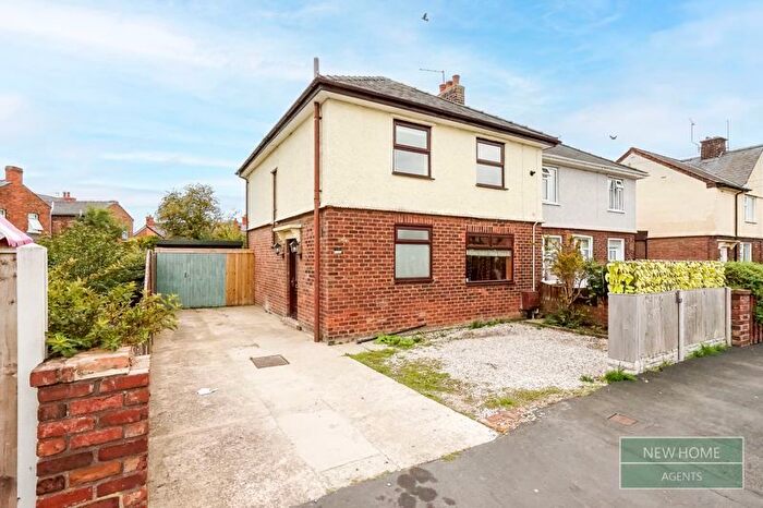 4 Bedroom Semi-Detached House For Sale In Hamilton Avenue, Sandycroft, Deeside, CH5