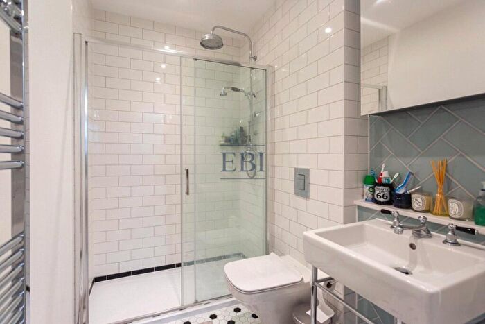 2 Bedroom Apartment For Sale In Rosewood Building, Shoreditch Exchange, Gorsuch Place, Hoxton, E2