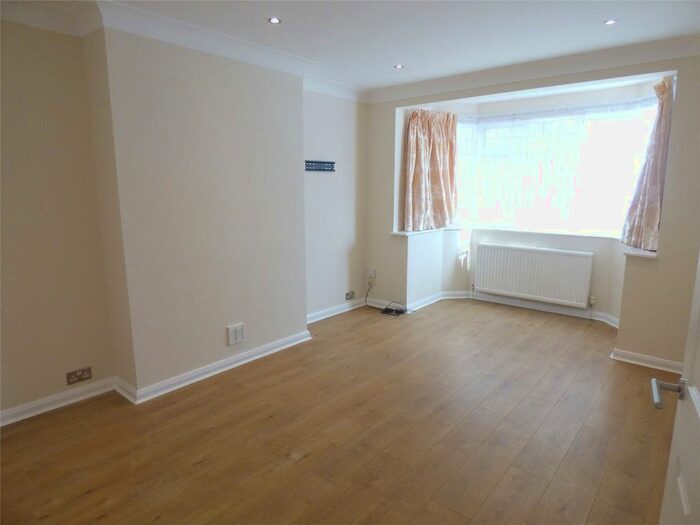2 Bedroom Flat To Rent In Byron Road, Mill Hill, London, NW7
