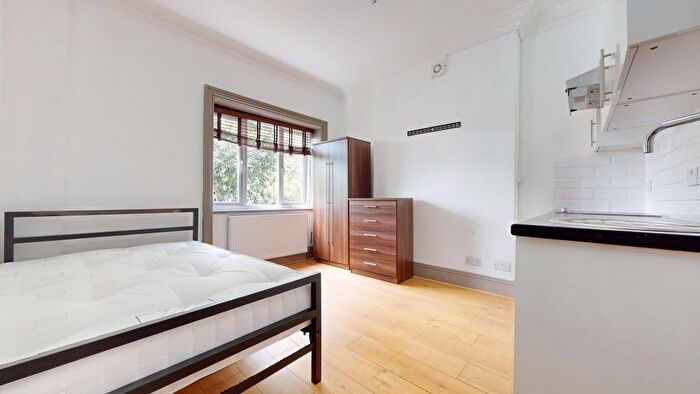 Studio To Rent In Finchley Road, London, NW3