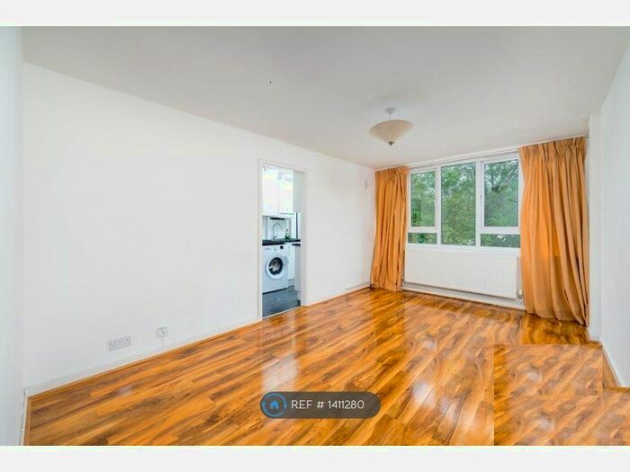 1 Bedroom Flat To Rent In Ashbourne Close, London, N12