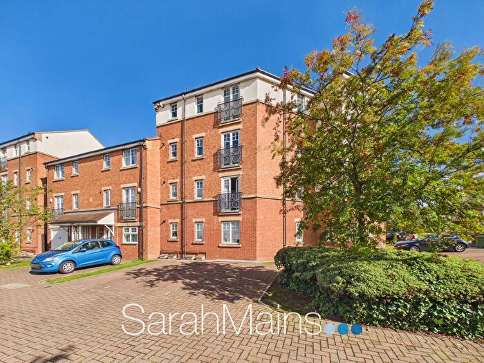 2 Bedroom Flat For Sale In Redgrave Close, St James Village, Gateshead, NE8