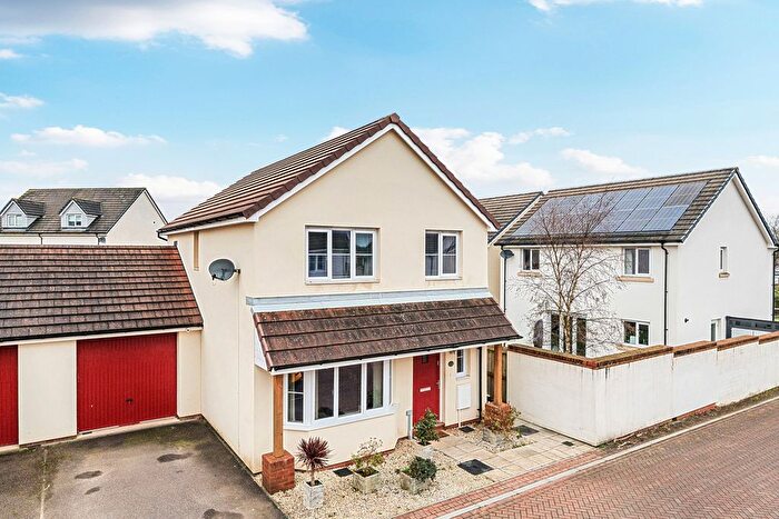 3 Bedroom Link Detached House For Sale In Crockers Close, Roundswell, Barnstaple, Devon, EX31