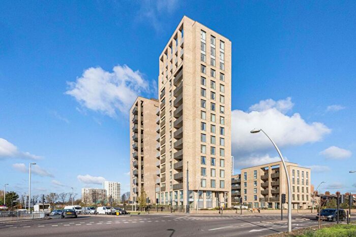 2 Bedroom Apartment For Sale In Dunedin Road, Siskin Apartments, E10