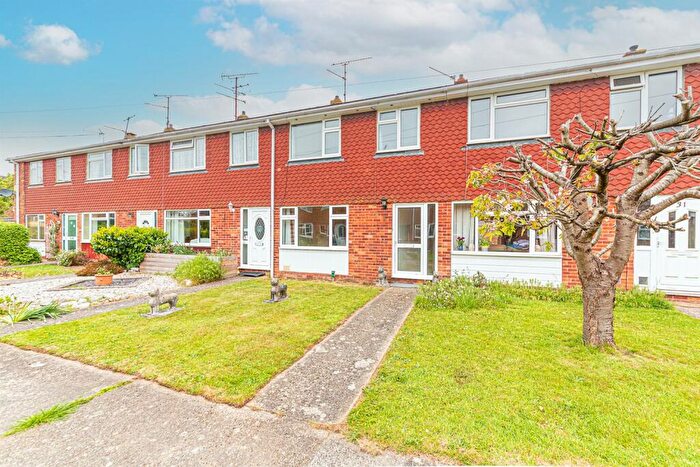 3 Bedroom Terraced House To Rent In Kennedy Drive, Pangbourne, RG8