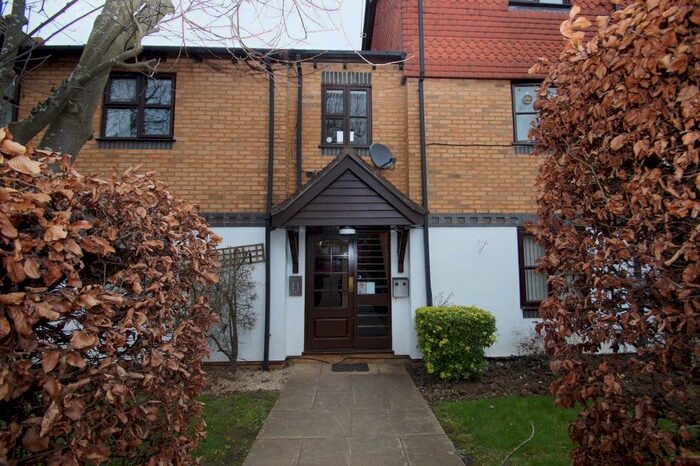 1 Bedroom Flat To Rent In Filey Spur, Cippenham, Slough SL1