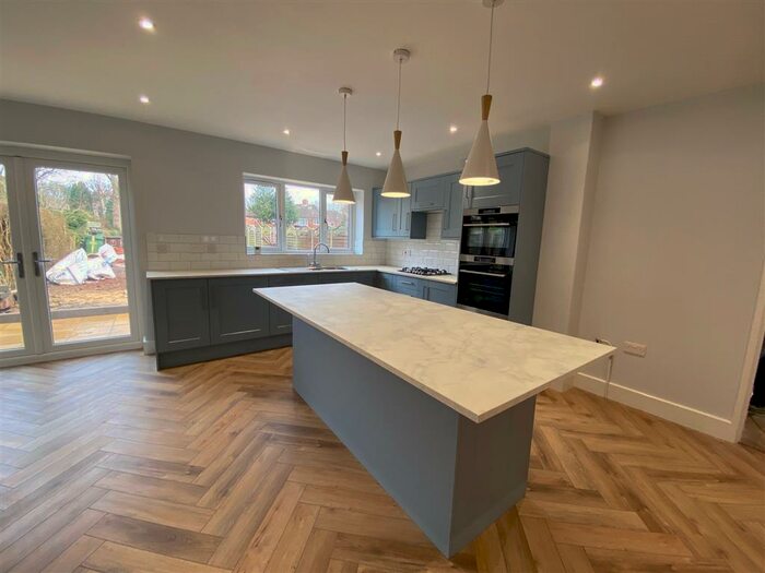 4 Bedroom Semi-Detached House To Rent In Henley Crescent, Solihull, B91