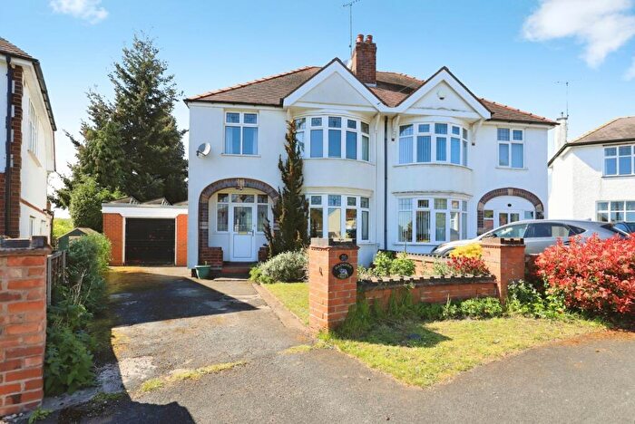 3 Bedroom Semi-Detached House For Sale In Woodland Avenue, Kidderminster, Worcestershire, DY11