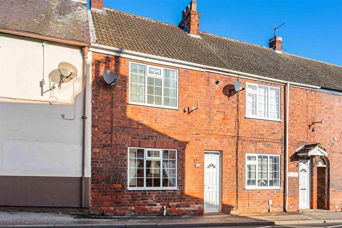 3 Bedroom Terraced House For Sale In Main Street, Keyingham, Hull, HU12