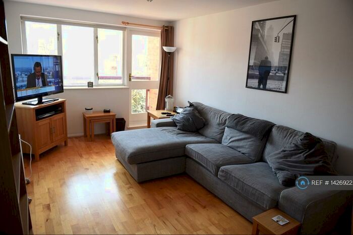2 Bedroom Flat To Rent In Jarret House, London, E3