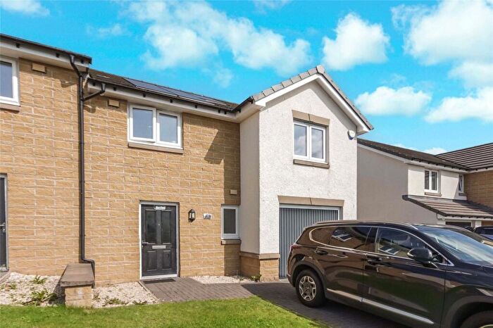 3 Bedroom Semi-Detached House For Sale In Lapwing Drive, Cambuslang, Glasgow, South Lanarkshire, G72