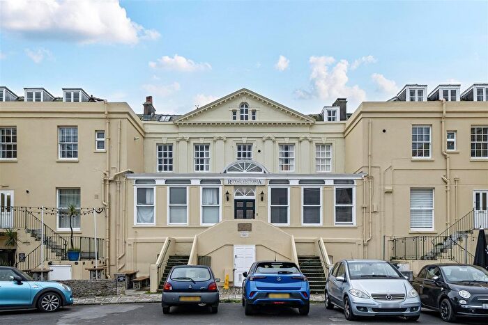 2 Bedroom Flat For Sale In High Street, Swanage, BH19