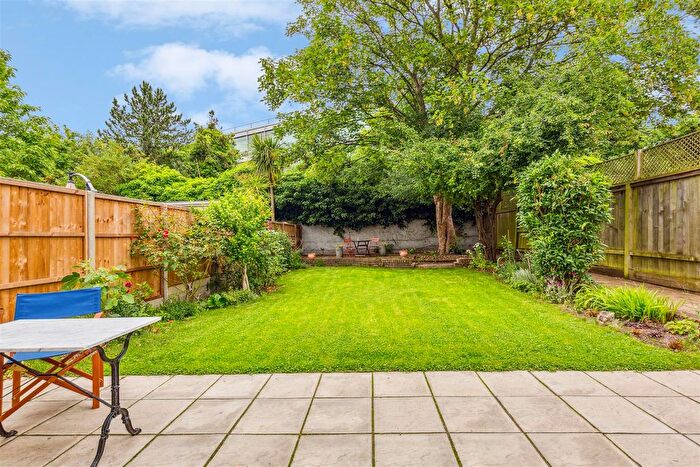 3 Bedroom Property To Rent In Silver Crescent, Chiswick, W4