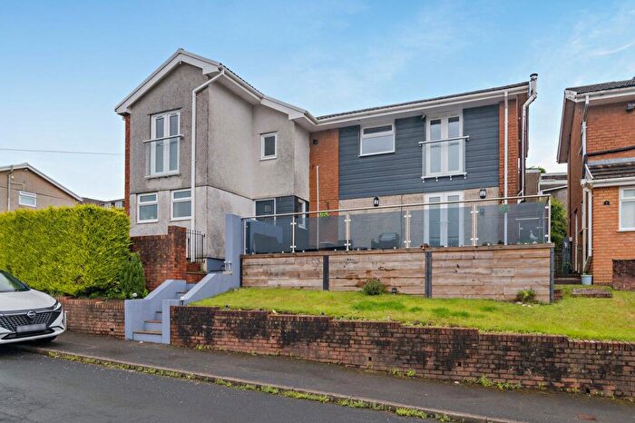 4 Bedroom Detached House For Sale In Vale View, Risca, Newport, NP11