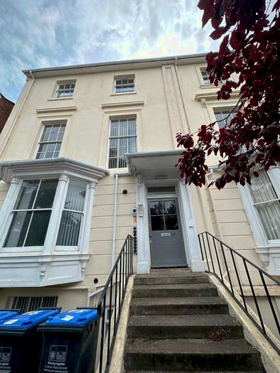 2 Bedroom Flat To Rent In Flat, Leam Terrace, Leamington Spa, CV31