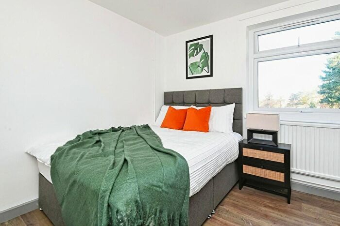 3 Bedroom Flat To Rent In Pearson, Square, Ipswich, IP3