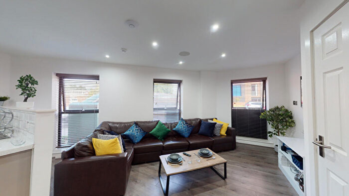 6 Bedroom Flat To Rent In Grinfield Street, Liverpool, Merseyside, L7