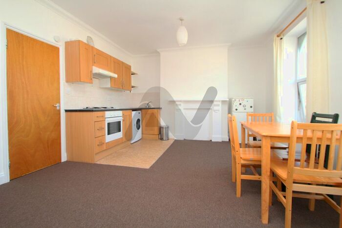 1 Bedroom Flat To Rent In Seven Sisters Road, Finsbury Park, N4