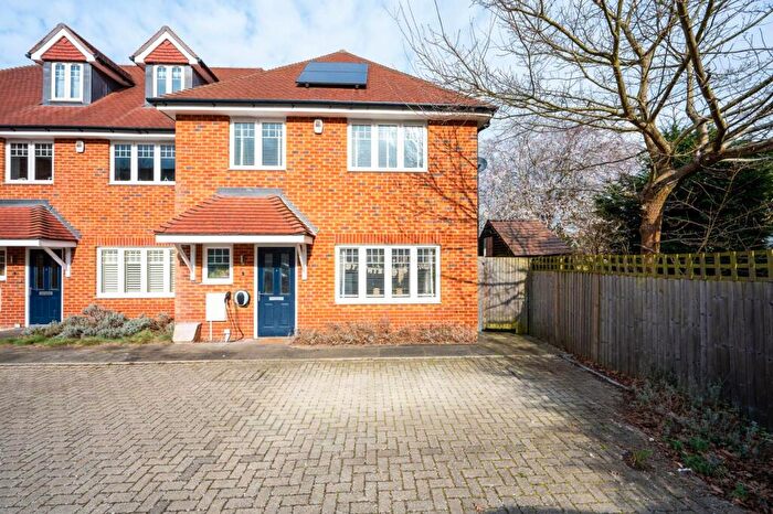 3 Bedroom Terraced House To Rent In Woking, Woking, GU21