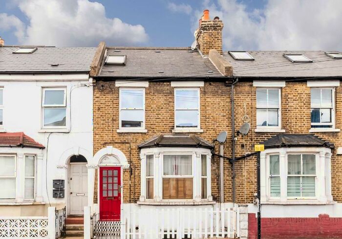 2 Bedroom Flat To Rent In Eardley Road, Streatham, SW16