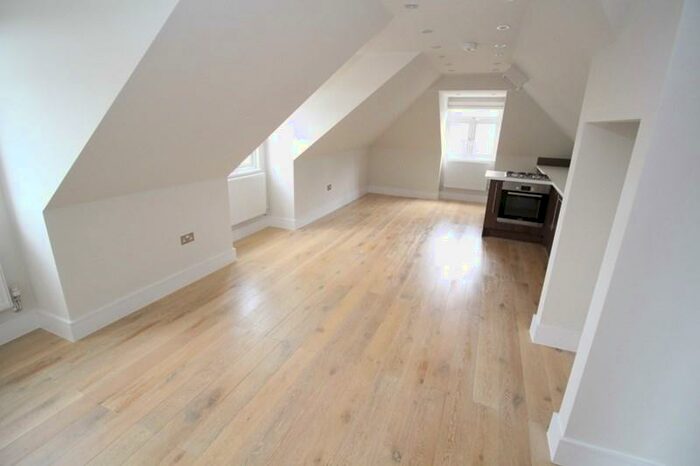 1 Bedroom Apartment To Rent In Capel Road, East Barnet, EN4