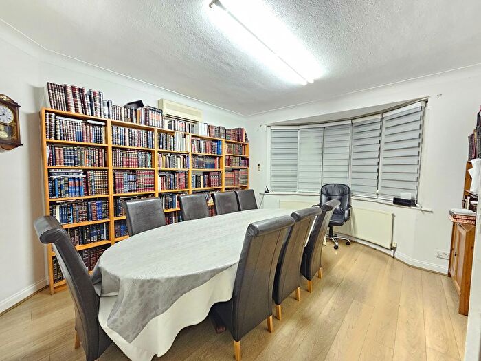 6 Bedroom Semi-Detached House To Rent In Alba Gardens, London, NW11