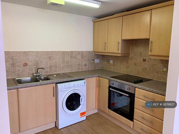 2 Bedroom Flat To Rent In Grove Mews, Bournemouth, BH6