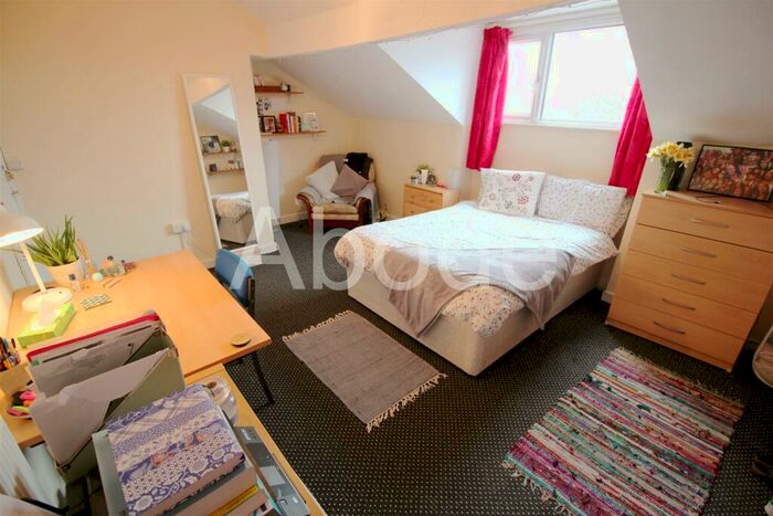 5 Bedroom House To Rent In Moorland Avenue, Hyde Park, Leeds, LS6