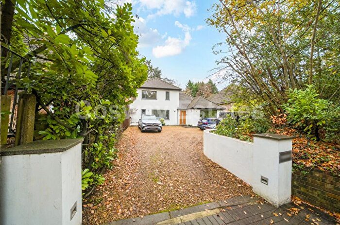 4 Bedroom Detached House For Sale In Hendon Wood Lane, Mill Hill, NW7