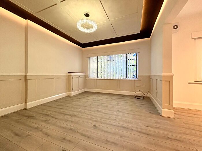 2 Bedroom Flat To Rent In Normanton Avenue, Liverpool, Merseyside, L17