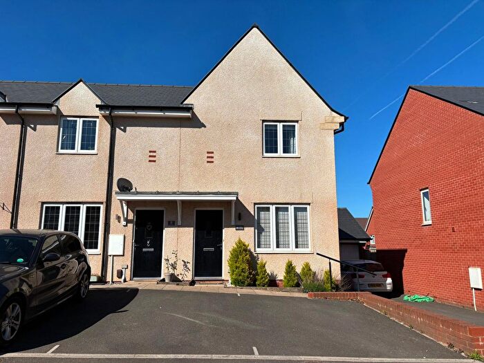 2 Bedroom End Of Terrace House To Rent In Farley Grove, Exeter, EX1