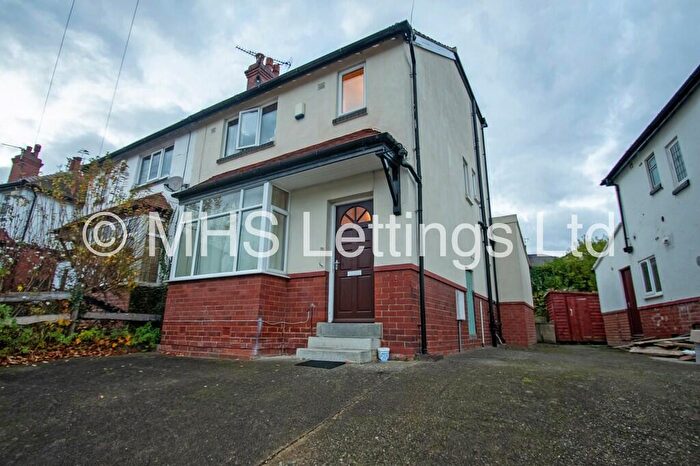 5 Bedroom Semi-Detached House To Rent In Trenic Drive, Leeds, LS6