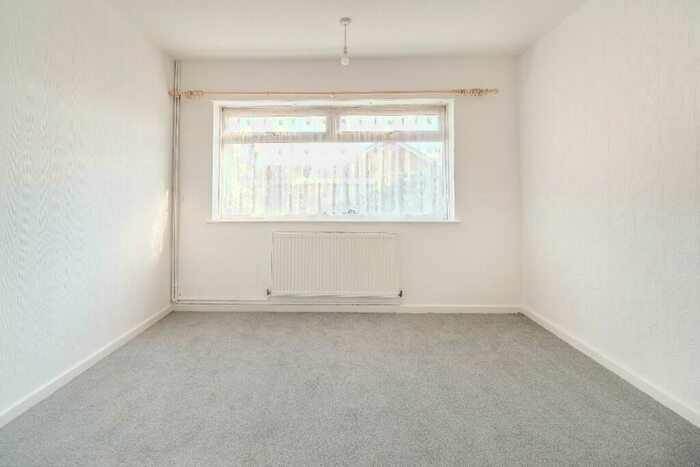 2 Bedroom Semi-Detached Bungalow For Sale In Station Road, Doncaster, South Yorkshire, DN7