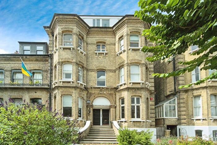 2 Bedroom Flat For Sale In Wilbury Road, Hove, East Sussex, BN3